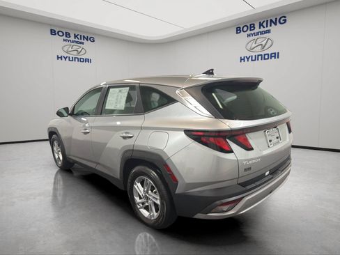 Certified 2025 Hyundai Tucson SE FWD image 3