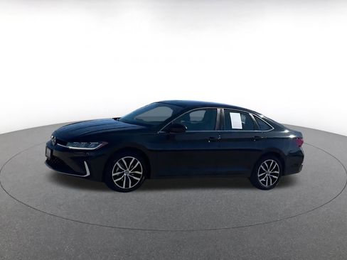 Used 2025 Volkswagen Jetta SE image 8