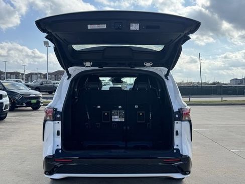 Used 2021 Toyota Sienna XSE image 24