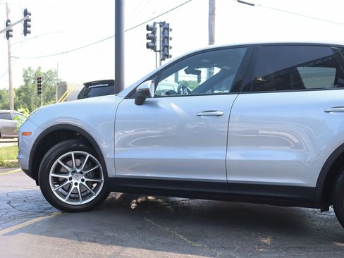 Used 2020 Porsche Cayenne AWD/4WD image 14