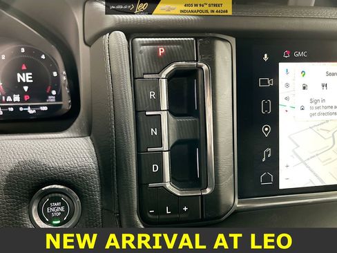 Used 2024 GMC Yukon XL Denali w/ Advanced Technology Package image 17