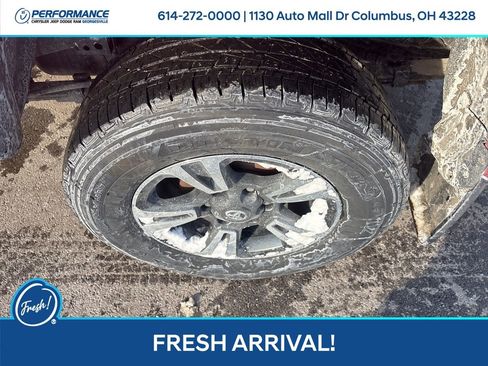 Used 2019 Toyota Tacoma TRD Sport image 11