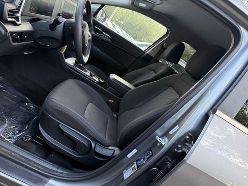 Used 2025 Kia Sportage LX FWD image 25