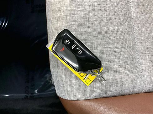 Used 2023 Volkswagen ID.4 Pro image 13