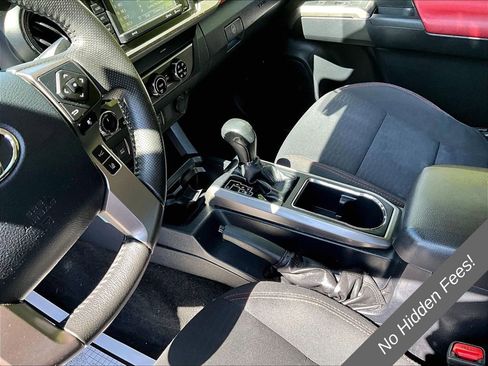 Used 2019 Toyota Tacoma SR5 AWD/4WD image 13