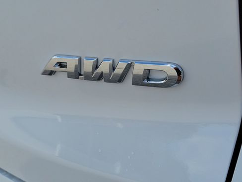 Used 2024 Honda Passport EX-L image 7