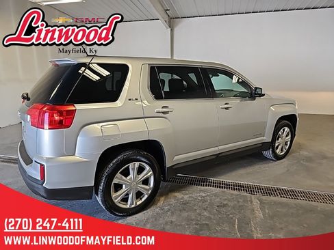 Used 2017 GMC Terrain SLE image 2