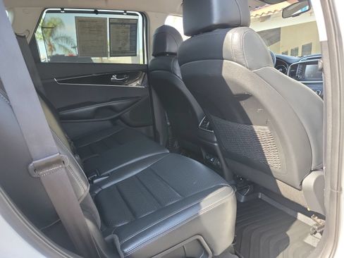 Used 2017 Kia Sorento EX w/ EX Premium Package FWD image 24