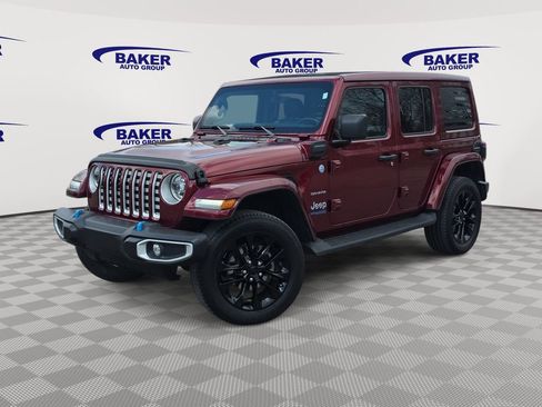 Used 2022 Jeep Wrangler Unlimited Sahara w/ Cold Weather Group AWD/4WD image 7