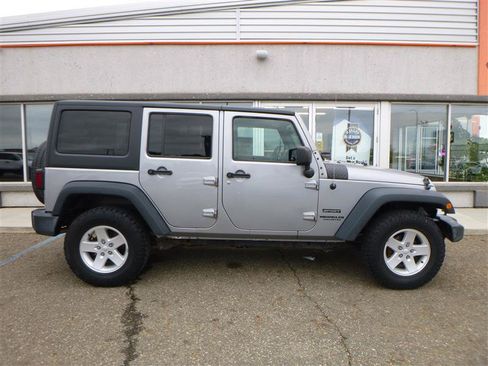 Used 2017 Jeep Wrangler Unlimited Sport w/ Quick Order Package 24S AWD/4WD image 4