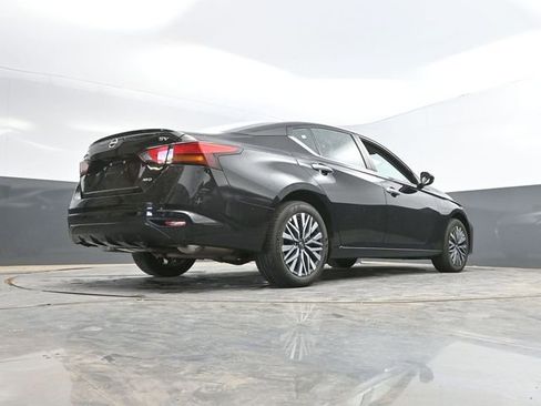 Used 2024 Nissan Altima 2.5 SV AWD/4WD image 41
