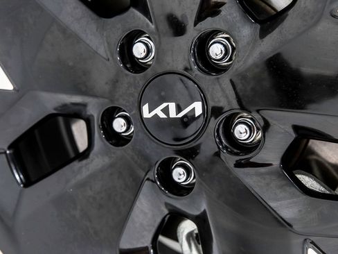 Used 2024 Kia Niro Wind FWD image 40