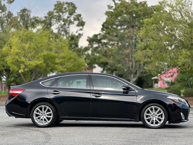 Used 2013 Toyota Avalon Limited FWD image 4