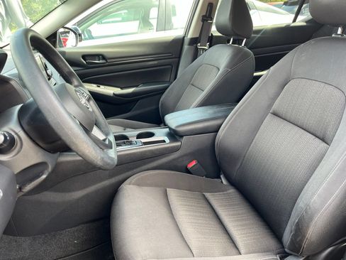 Used 2024 Nissan Altima 2.5 S FWD image 8