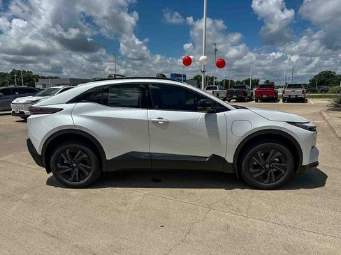 New 2026 Toyota C-HR AWD/4WD image 4