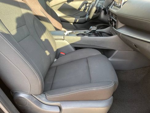 Used 2024 Nissan Rogue S FWD image 25