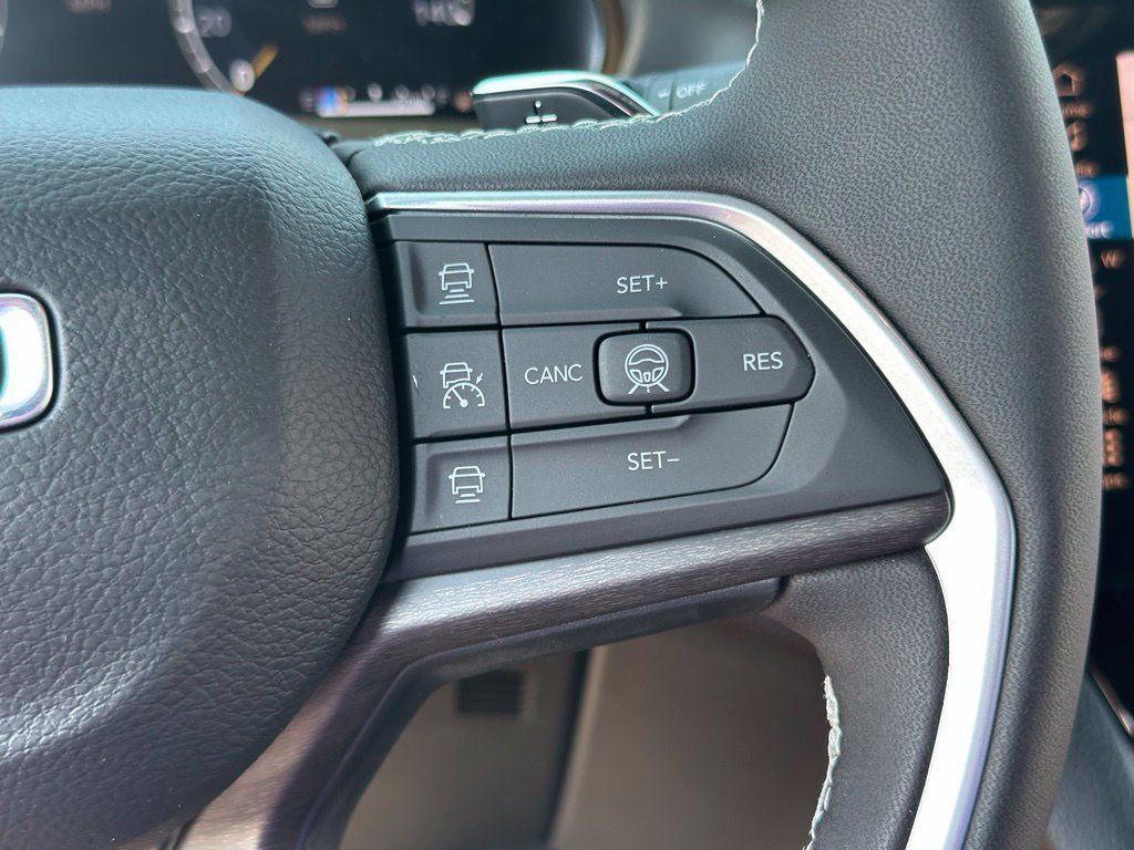 New 2027 Jeep Grand Cherokee Limited AWD/4WD image 31