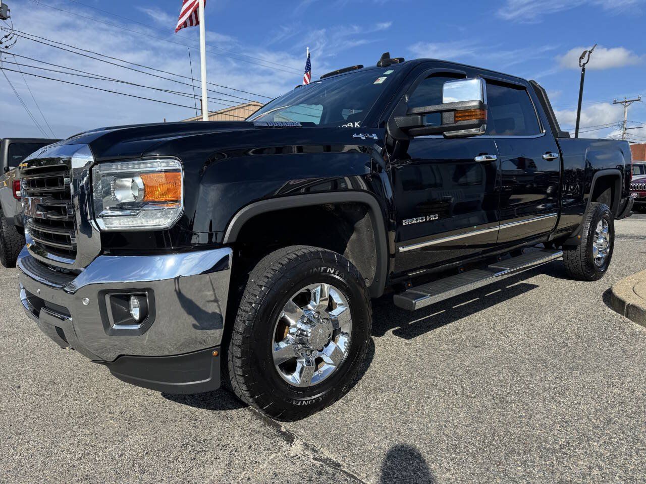 Used 2019 GMC Sierra 2500 SLT w/ Duramax Plus Package AWD/4WD image 3