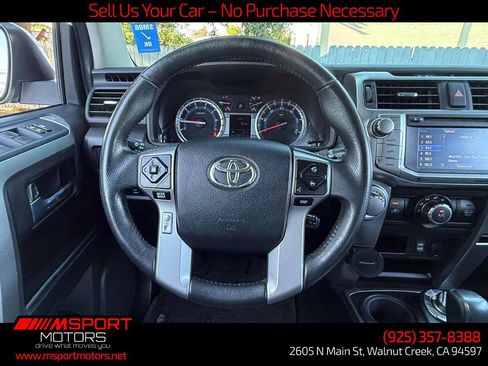 Used 2018 Toyota 4Runner SR5 AWD/4WD image 28
