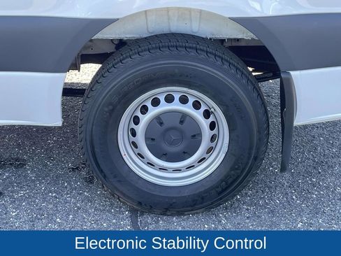 Used 2022 Mercedes-Benz Sprinter 144 Cargo image 11