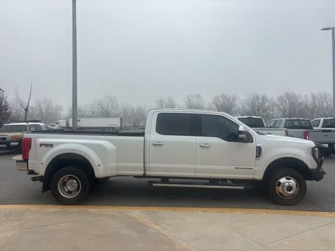 Used 2017 Ford F350 Lariat w/ Chrome Package image 6