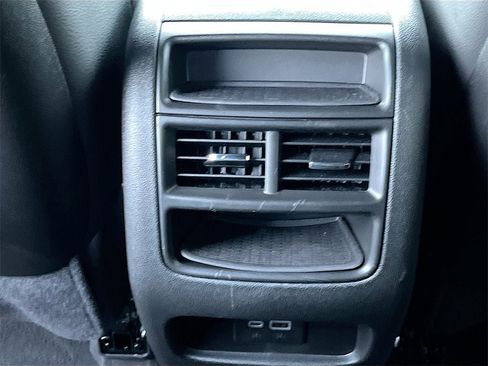 New 2025 Cadillac XT5 Luxury image 25