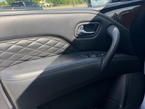 Used 2018 INFINITI QX80 2WD w/ Deluxe Technology Package image 16