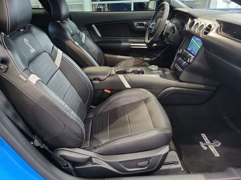 Used 2022 Ford Mustang Shelby GT500 w/ Technology Package image 24