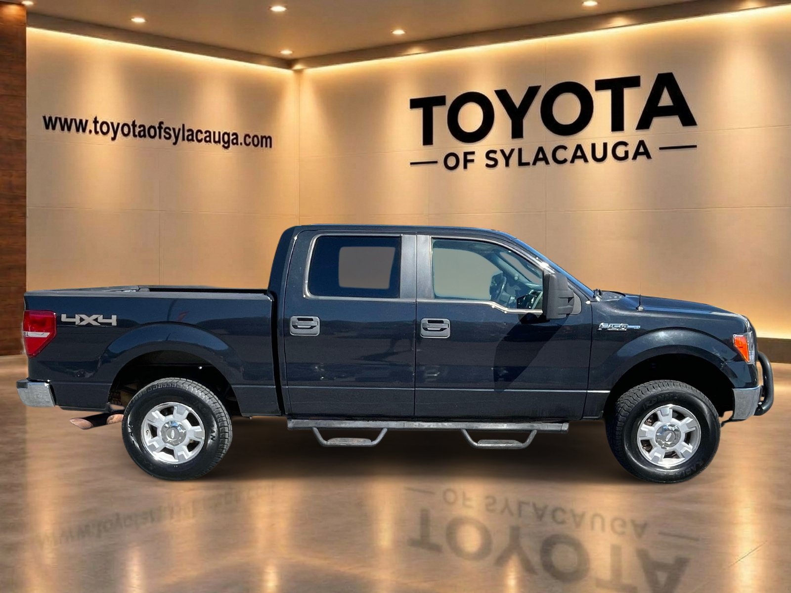 Used 2012 Ford F150 XLT w/ XLT Convenience Pkg AWD/4WD image 2