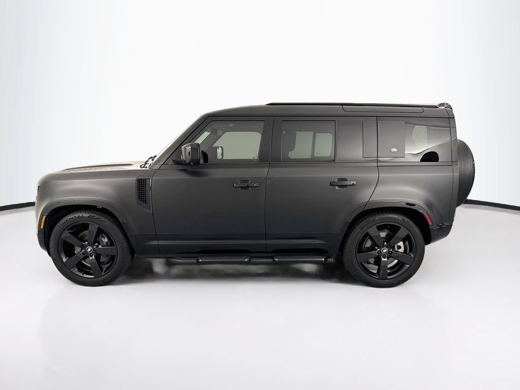 Certified 2024 Land Rover Defender 110 X-Dynamic SE AWD/4WD image 8