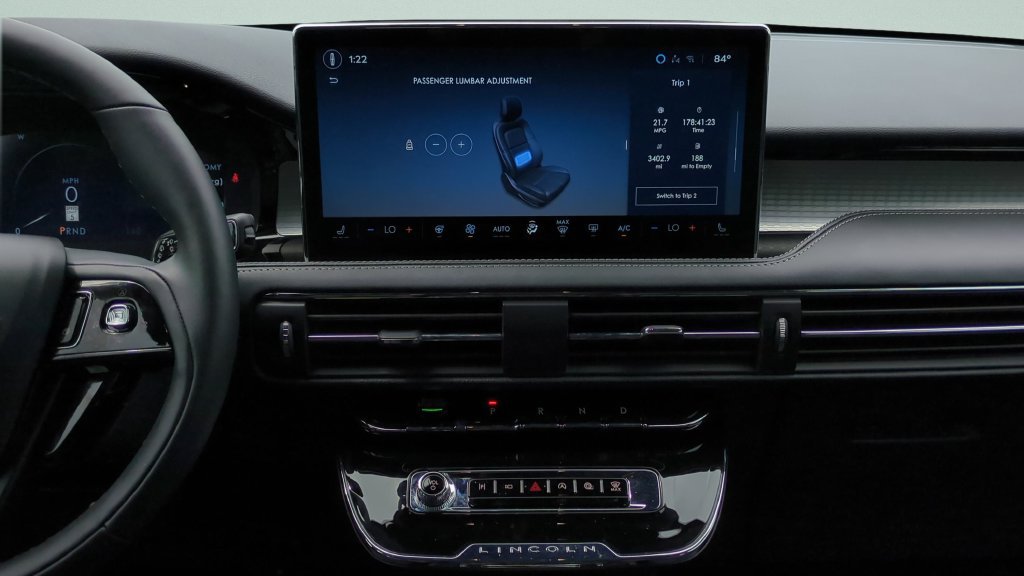 Used 2026 Lincoln Corsair Premiere FWD image 14