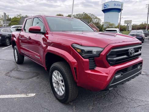 Used 2024 Toyota Tacoma SR5 image 3