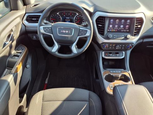 Used 2023 GMC Acadia SLE w/ Driver Convenience Package image 2