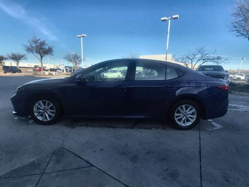 Used 2025 Toyota Camry LE image 3