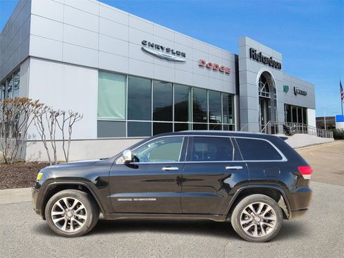 Used 2018 Jeep Grand Cherokee Overland image 2