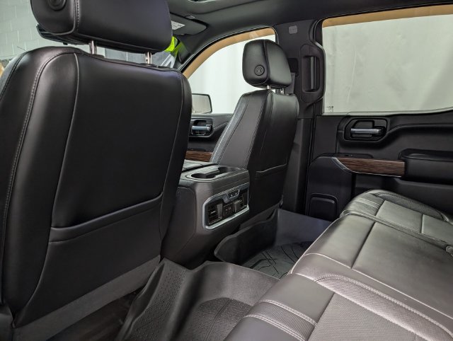 Used 2021 Chevrolet Silverado 1500 High Country w/ Technology Package AWD/4WD image 15