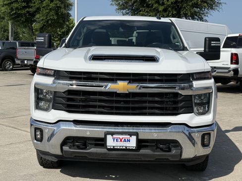 Used 2025 Chevrolet Silverado 2500 LT w/ Safety Package AWD/4WD image 7
