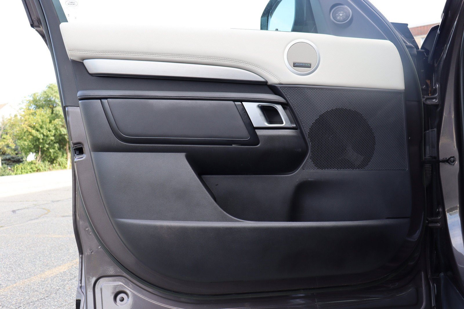 Used 2023 Land Rover Discovery S R-Dynamic AWD/4WD image 40