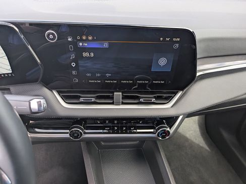 Used 2026 Chevrolet Equinox LT FWD image 14