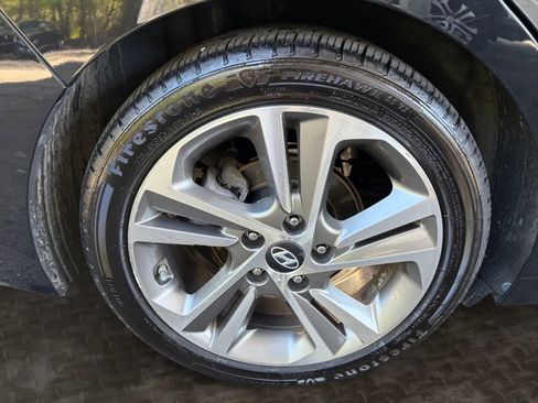 Used 2017 Hyundai Elantra Limited w/ Limited Tech Package 08 FWD image 41