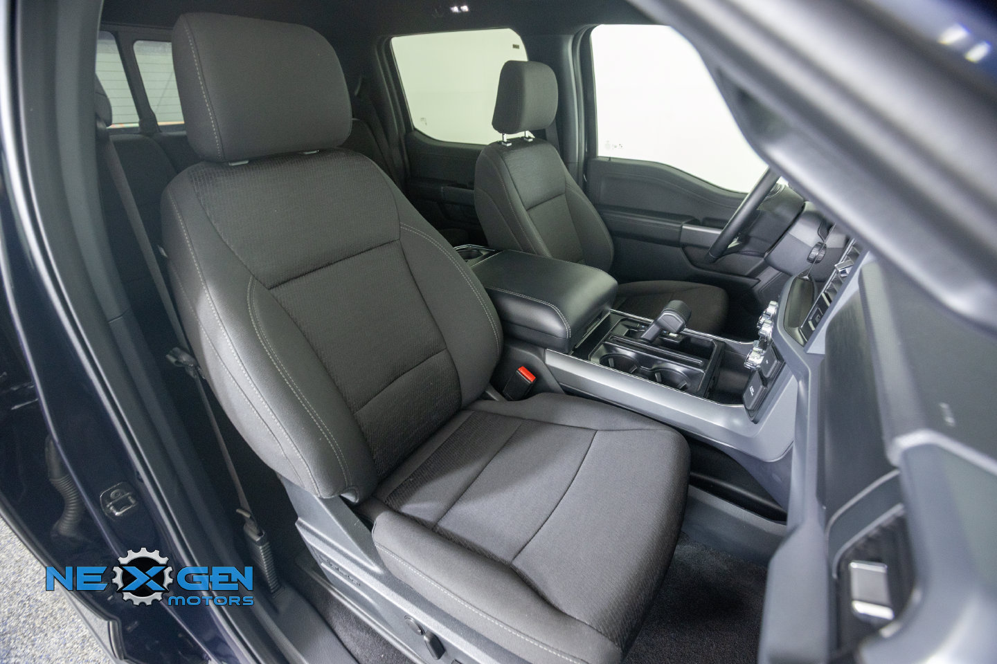 Used 2025 Ford F150 XLT w/ Equipment Group 302A MID AWD/4WD image 9