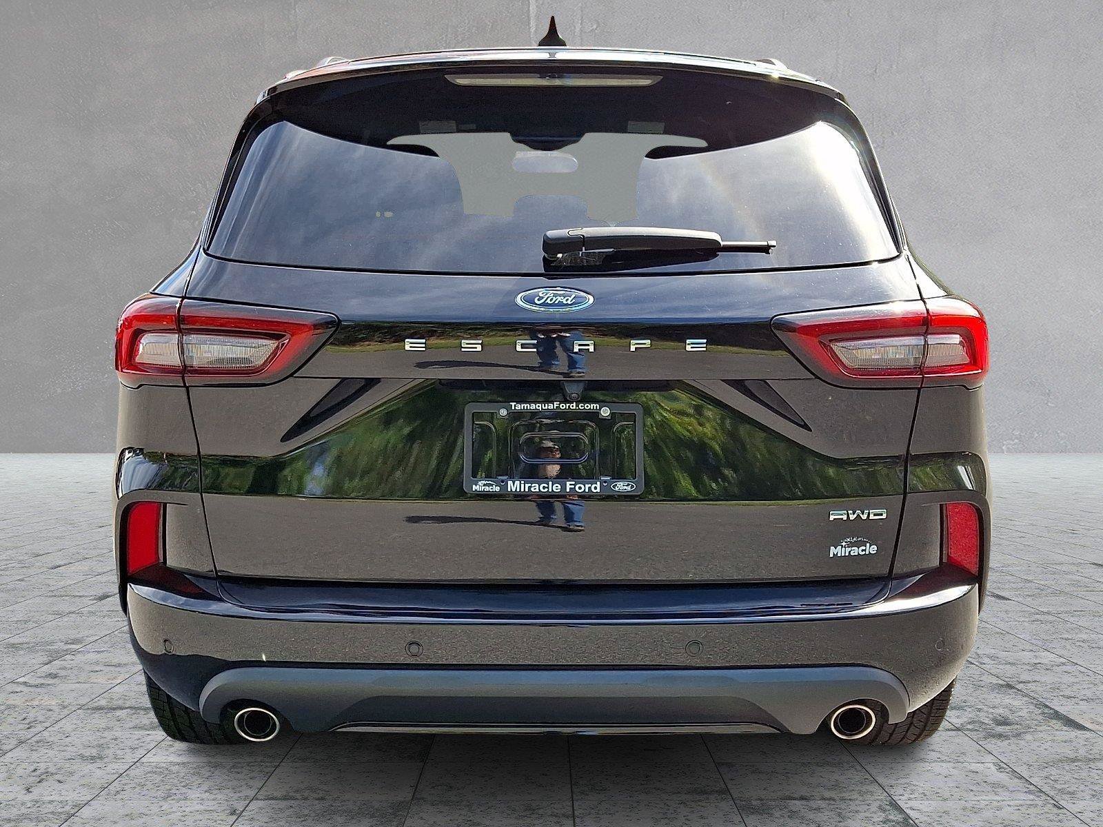 Used 2023 Ford Escape ST-Line w/ Tech Pack #1 AWD/4WD image 5