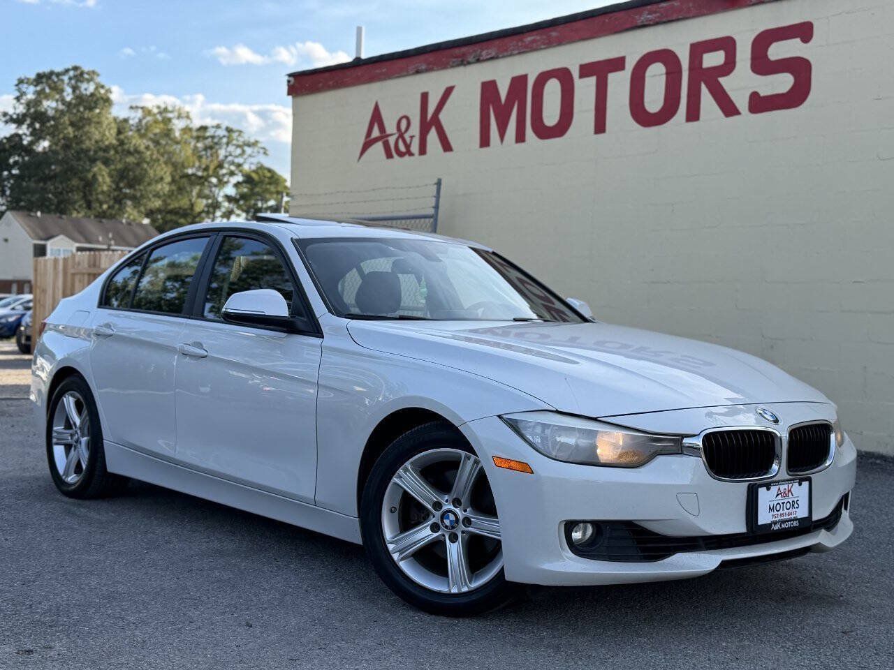 Used 2012 BMW 328i Sedan RWD image 1