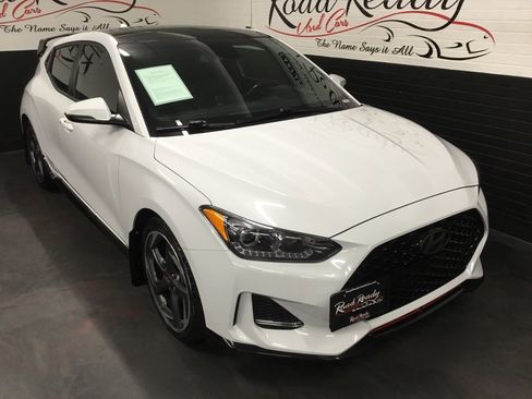 Used 2021 Hyundai Veloster Turbo image 2