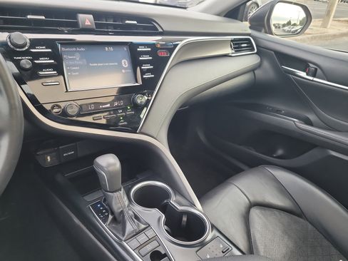 Used 2018 Toyota Camry XSE image 21