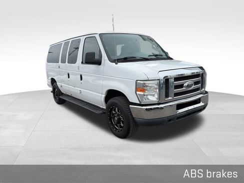 Used 2013 Ford E-350 and Econoline 350 XLT image 3