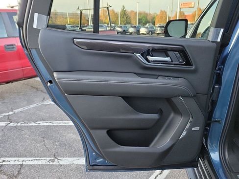 New 2026 GMC Yukon Elevation image 14