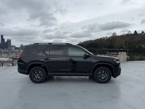 New 2026 Honda Pilot TrailSport image 7