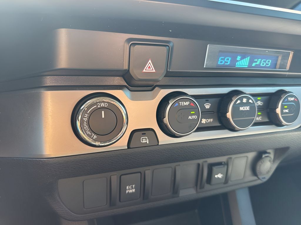 Used 2023 Toyota Tacoma SR AWD/4WD image 19
