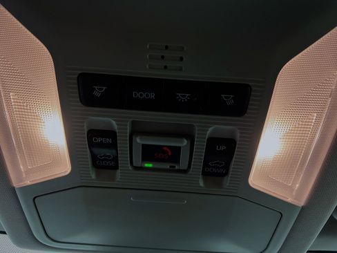 Used 2020 Toyota RAV4 XLE w/ Convenience Package image 21